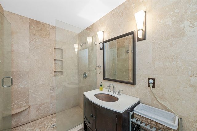 122 Massachusetts Ave 122, Lexington, MA 02420