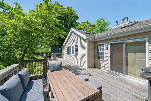 122 Massachusetts Ave 122, Lexington, MA 02420