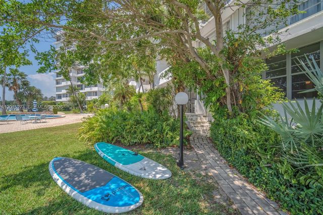 9101 E Bay Harbor Dr 101, Bay Harbor Islands, FL 33154