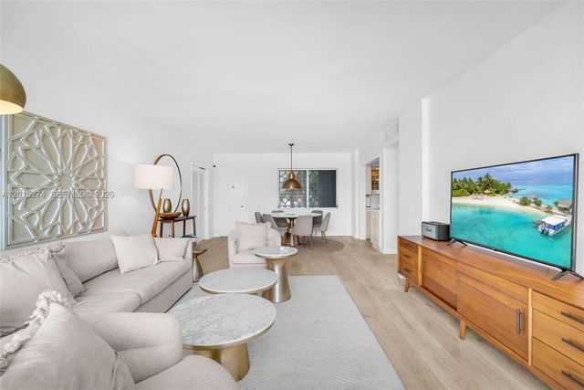 9101 E Bay Harbor Dr 101, Bay Harbor Islands, FL 33154