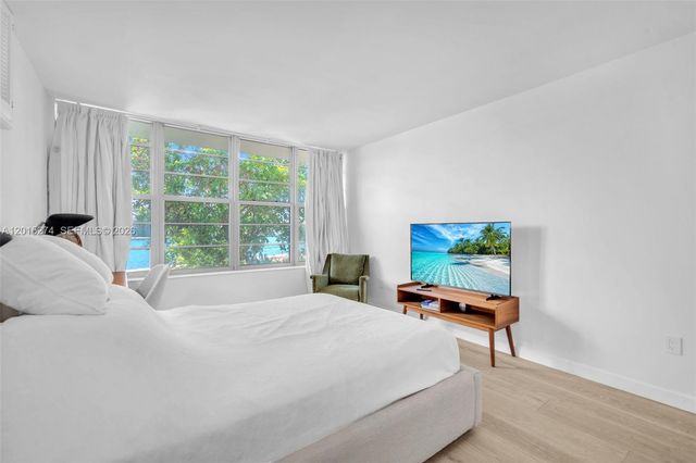 9101 E Bay Harbor Dr 101, Bay Harbor Islands, FL 33154
