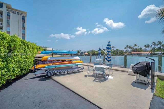 9101 E Bay Harbor Dr 101, Bay Harbor Islands, FL 33154
