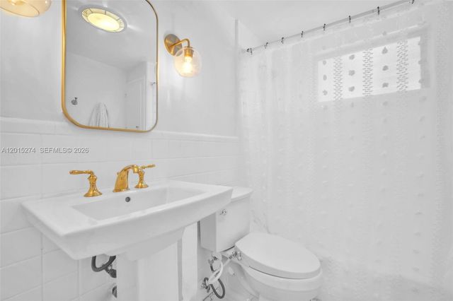 9101 E Bay Harbor Dr 101, Bay Harbor Islands, FL 33154