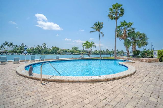 9101 E Bay Harbor Dr 101, Bay Harbor Islands, FL 33154