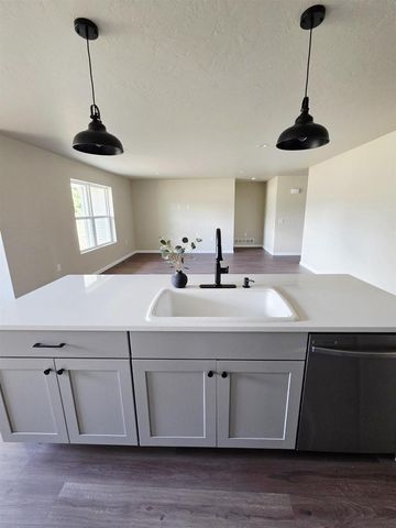 434 VILLAGE LANE, Ripon, WI 54971