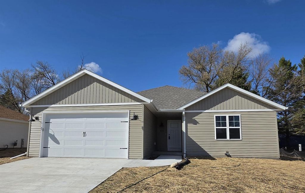 434 VILLAGE LANE, Ripon, WI 54971