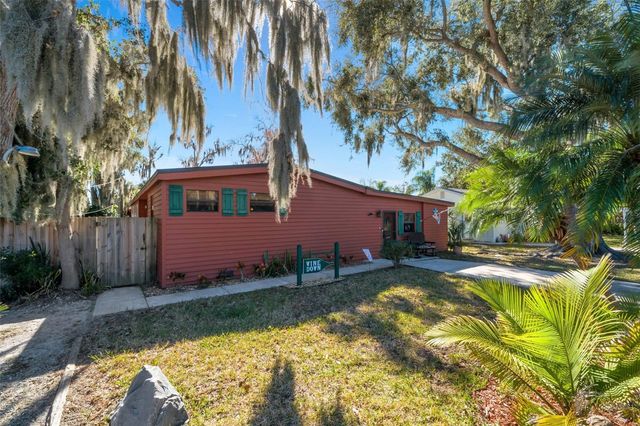 2350 LAKEVIEW DRIVE, Haines City, FL 33844