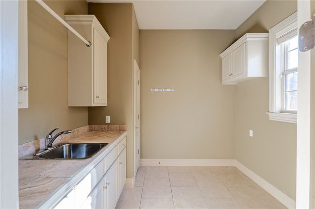 5106 S Sloan Circle, Rogers, AR 72758