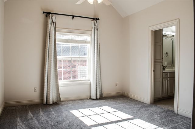 5106 S Sloan Circle, Rogers, AR 72758