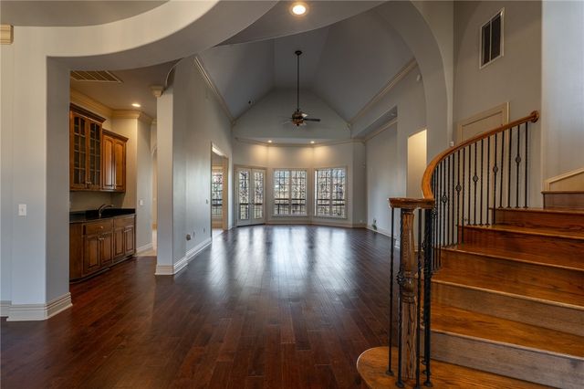 5106 S Sloan Circle, Rogers, AR 72758