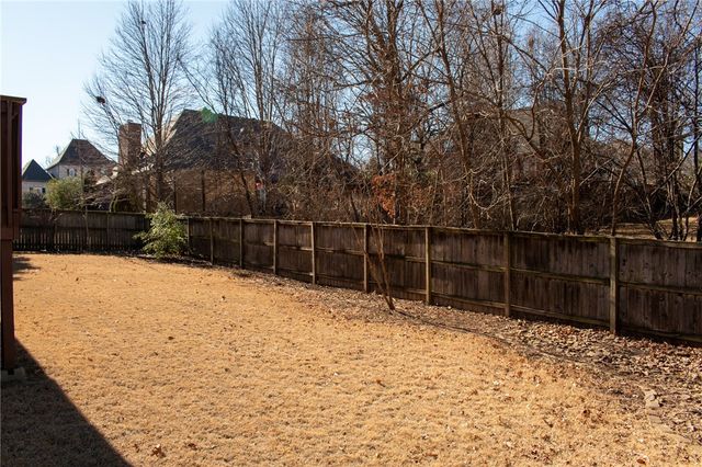 5106 S Sloan Circle, Rogers, AR 72758