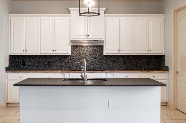 5106 S Sloan Circle, Rogers, AR 72758