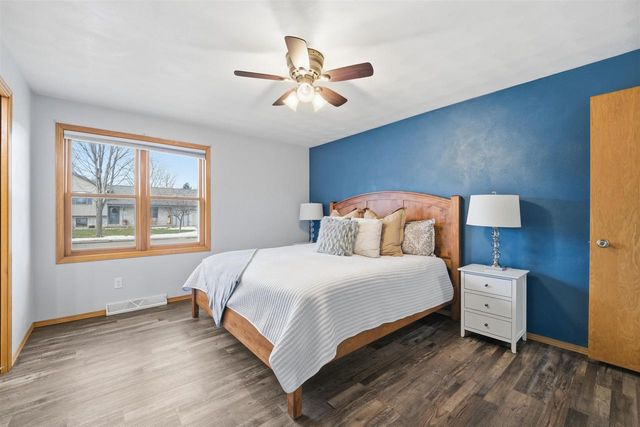 1820 BASSWOOD LANE, Little Chute, WI 54140