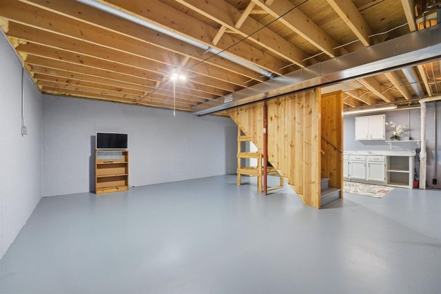 1820 BASSWOOD LANE, Little Chute, WI 54140