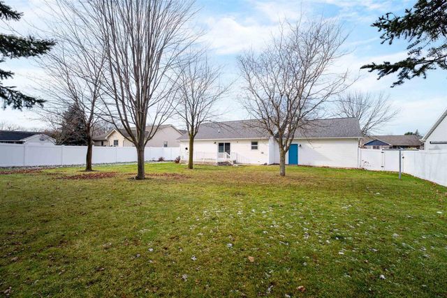 1820 BASSWOOD LANE, Little Chute, WI 54140