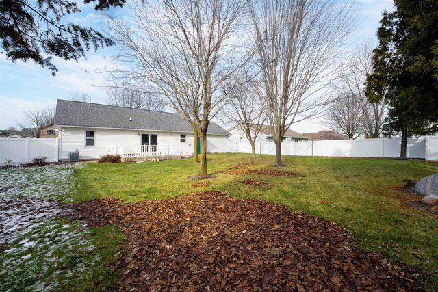 1820 BASSWOOD LANE, Little Chute, WI 54140