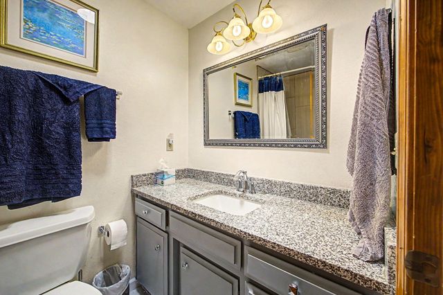 5366 Pioneer Road, Medford, OR 97501