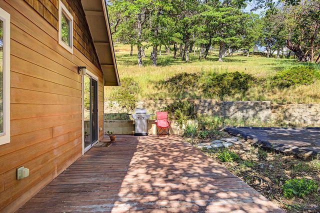 5366 Pioneer Road, Medford, OR 97501