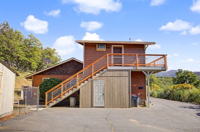 5366 Pioneer Road, Medford, OR 97501