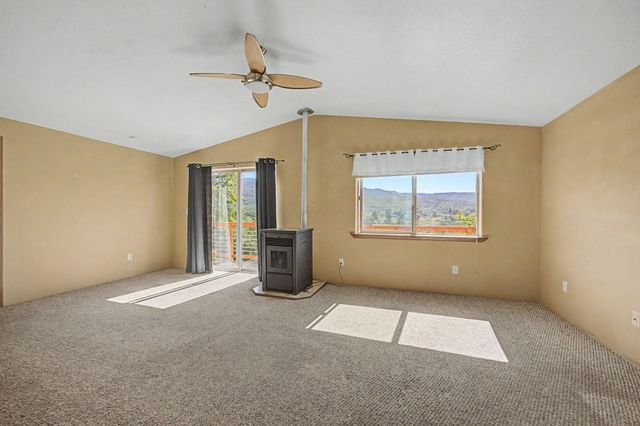 5366 Pioneer Road, Medford, OR 97501