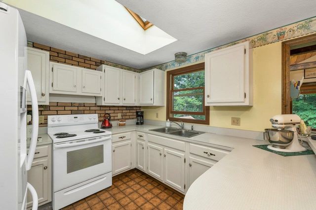 52 Pine Grove Lane, Lebanon, ME 04027