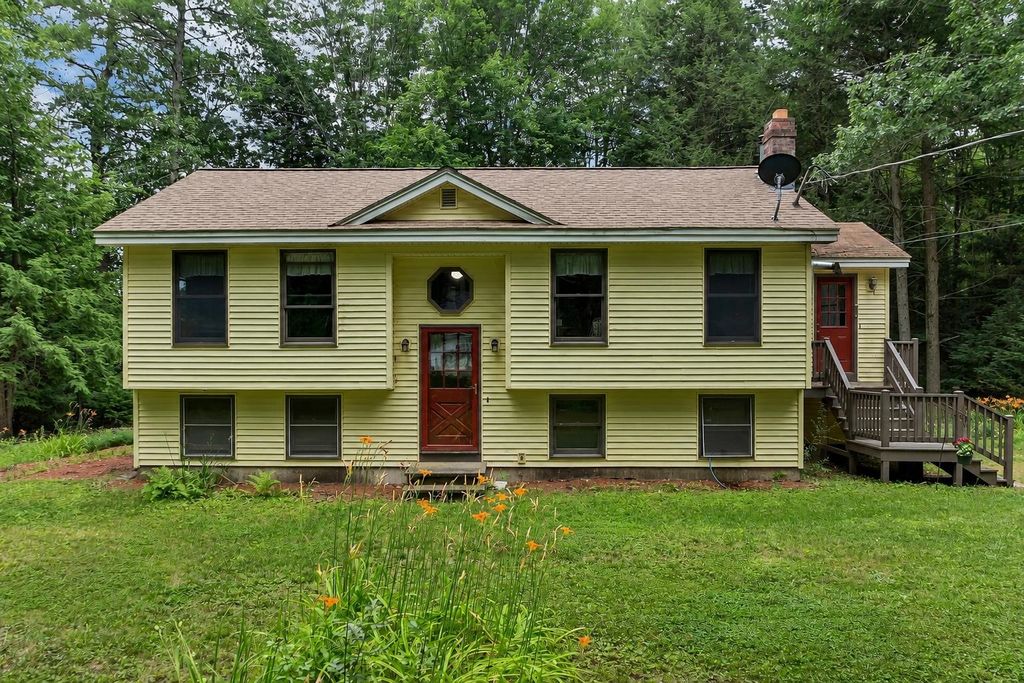 52 Pine Grove Lane, Lebanon, ME 04027