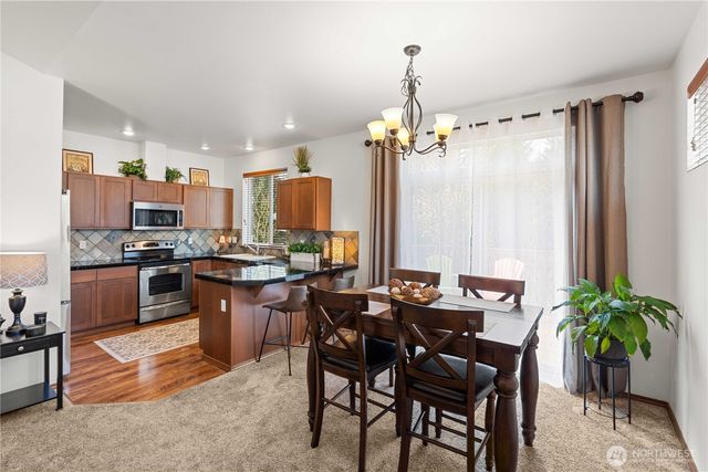 814 10th Street SE, Puyallup, WA 98372