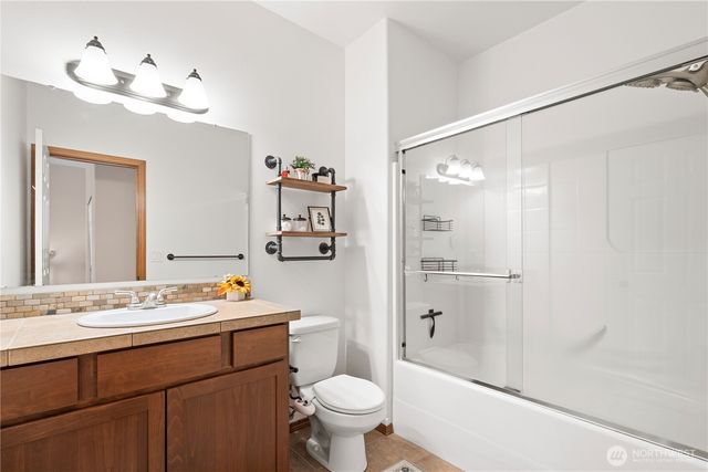 814 10th Street SE, Puyallup, WA 98372