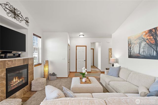 814 10th Street SE, Puyallup, WA 98372