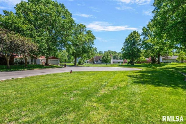 61 SARAH Avenue, Springfield, IL 62703