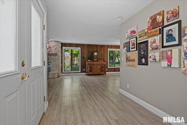 61 SARAH Avenue, Springfield, IL 62703