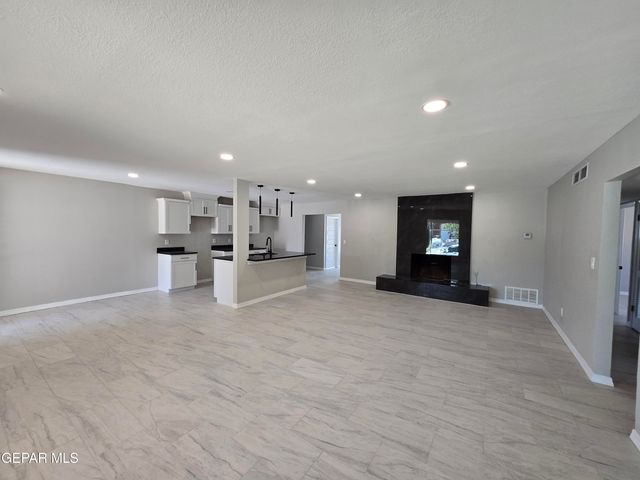 2705 FIERRO Drive, El Paso, TX 79935
