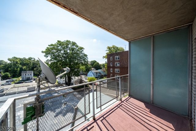 276 Prospect St 2F, East Orange City, NJ 07017