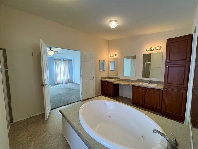 869 S Escuela Road, Golden Valley, AZ 86413