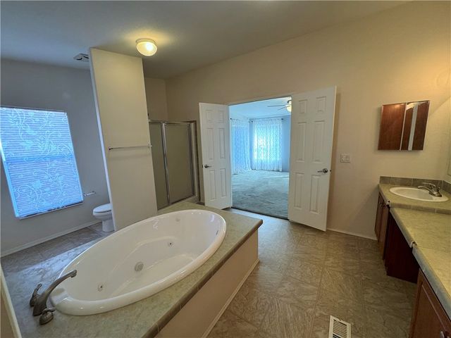 869 S Escuela Road, Golden Valley, AZ 86413