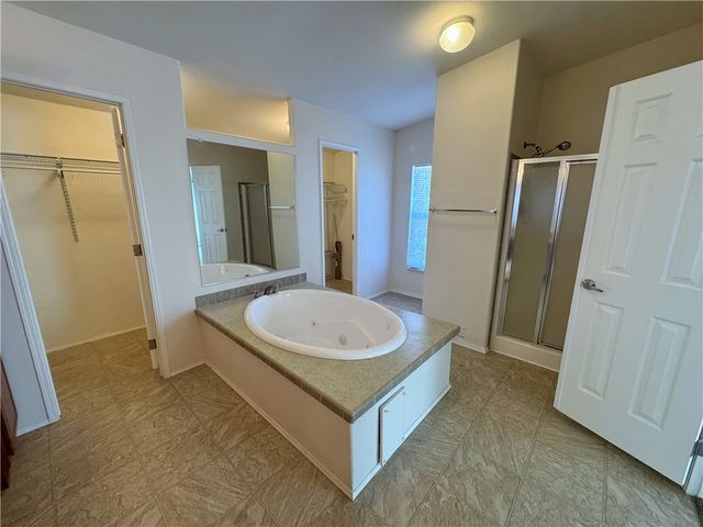 869 S Escuela Road, Golden Valley, AZ 86413