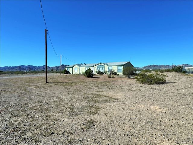 869 S Escuela Road, Golden Valley, AZ 86413