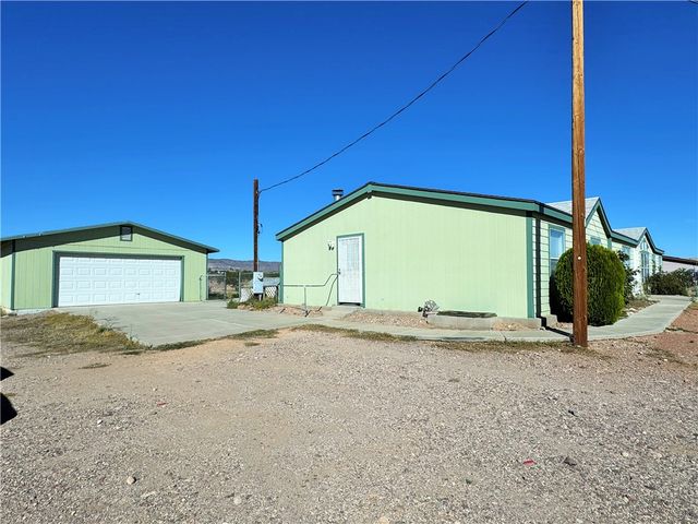 869 S Escuela Road, Golden Valley, AZ 86413