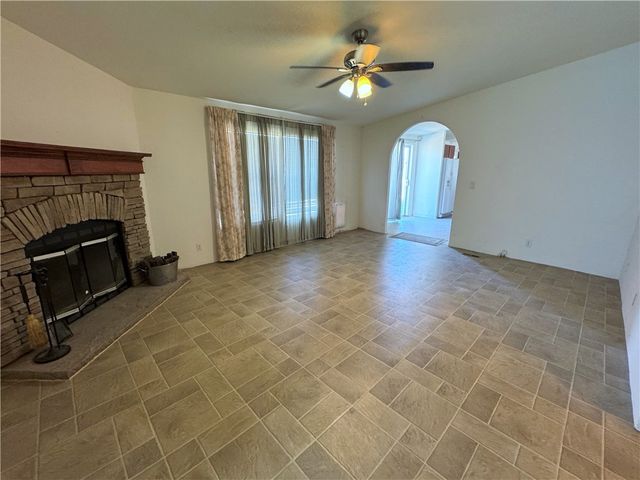 869 S Escuela Road, Golden Valley, AZ 86413