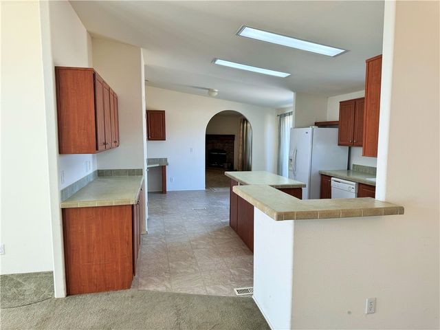 869 S Escuela Road, Golden Valley, AZ 86413