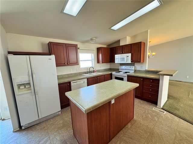 869 S Escuela Road, Golden Valley, AZ 86413