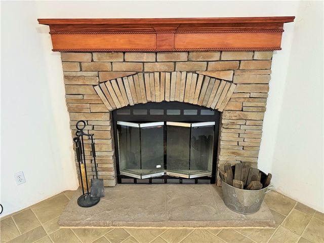 869 S Escuela Road, Golden Valley, AZ 86413