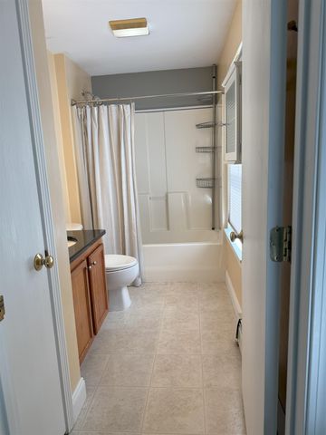 59 Ponemah Hill Rd Apt 1-201, Milford, NH 03055