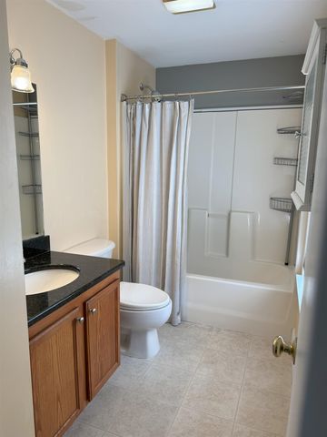 59 Ponemah Hill Rd Apt 1-201, Milford, NH 03055