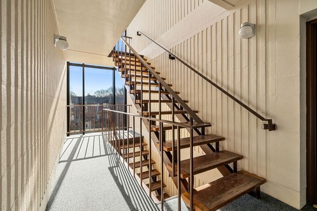 30 Skyline Dr 6, Braintree, MA 02184