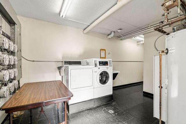 30 Skyline Dr 6, Braintree, MA 02184