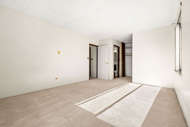 30 Skyline Dr 6, Braintree, MA 02184