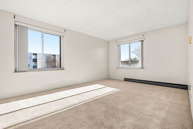 30 Skyline Dr 6, Braintree, MA 02184