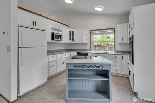 34610 14th Place SW, Federal Way, WA 98023