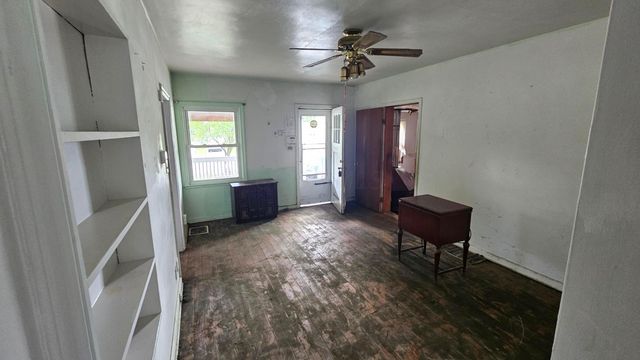 818 E Weber Road, Columbus, OH 43211